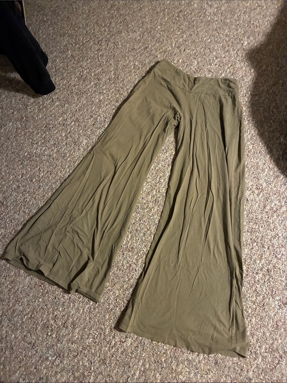 Wide Leg Women's Pants in Olive Green